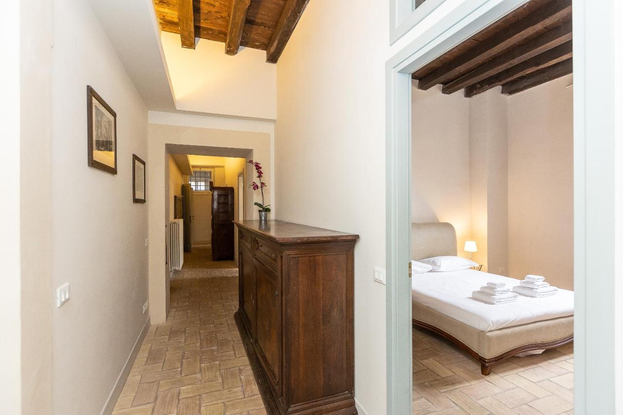 Rome Historical Apartment - Arco Dei Banchi Bagian luar foto