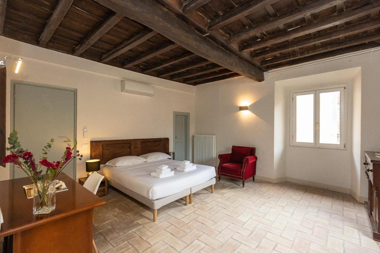 Rome Historical Apartment - Arco Dei Banchi Bagian luar foto