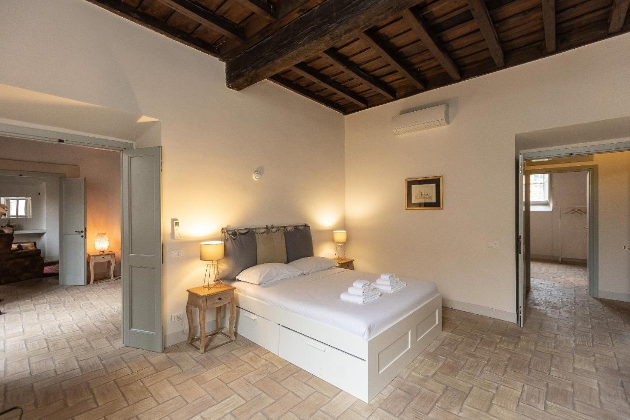 Rome Historical Apartment - Arco Dei Banchi Bagian luar foto