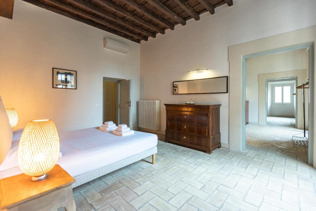 Rome Historical Apartment - Arco Dei Banchi Bagian luar foto